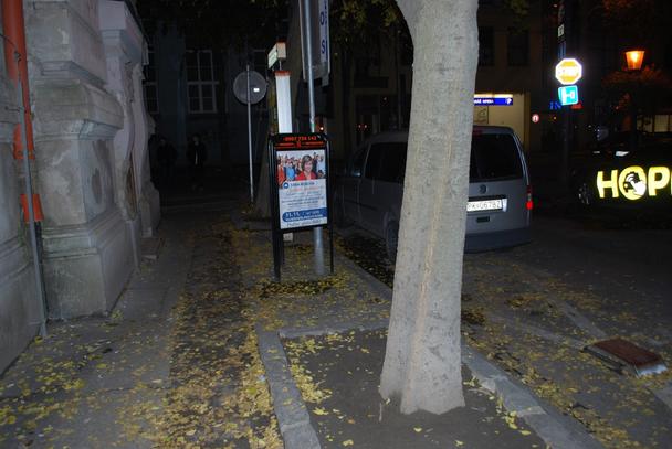 Na Komenského námestí môže byť jedno zariadenie no sú dve. Toto je oficiálne umiestnené na Gorkého ulici.