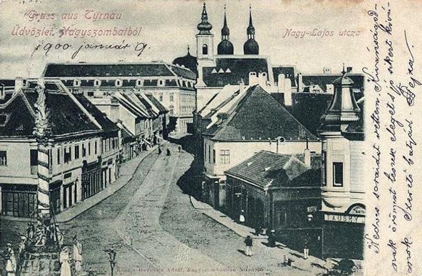 Hviezdoslavova ulica, vpravo prechod ulicou Zelený rínok k "Medzjatkám"