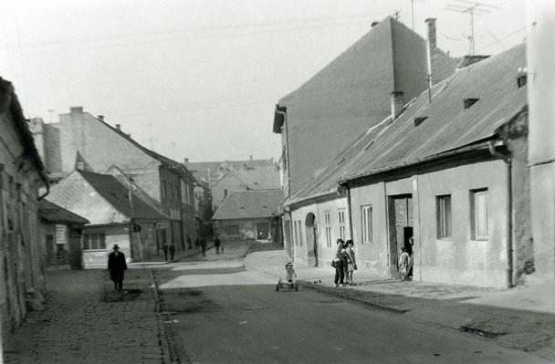 Dolnopotočná od Halenárskej