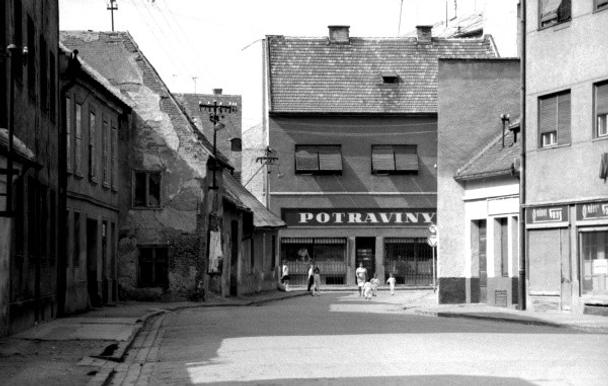 Dom na Dolnopotočnej nadstavený o poschodie
