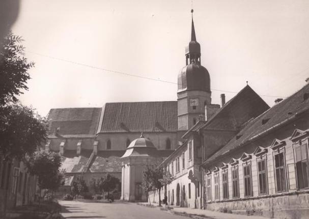 Jeruzalemská pri kostole