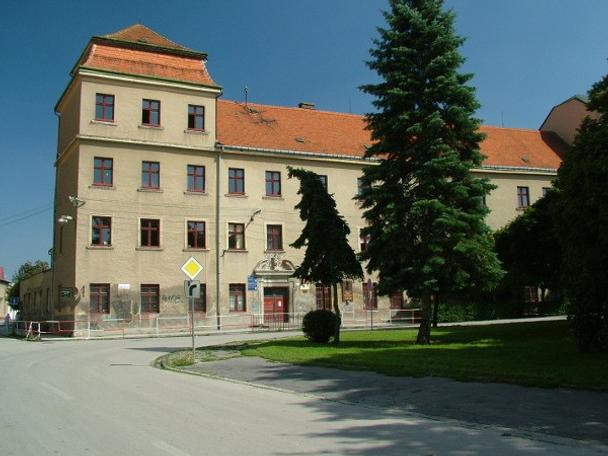 Škola v r. 2005