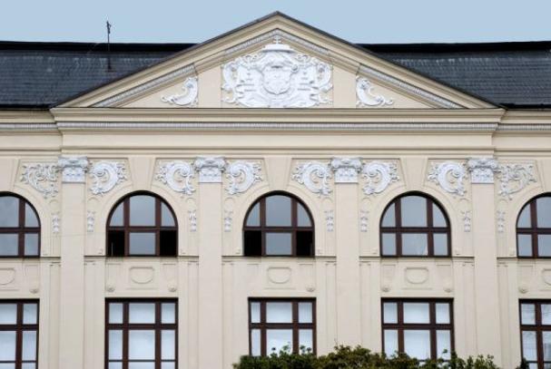 Okná Mariánskej sály po rekonštrukcii