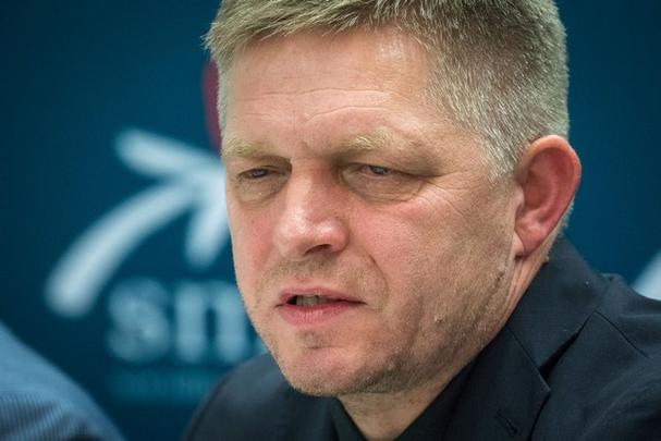 • Robert Fico - predseda strany Smer - SD. •