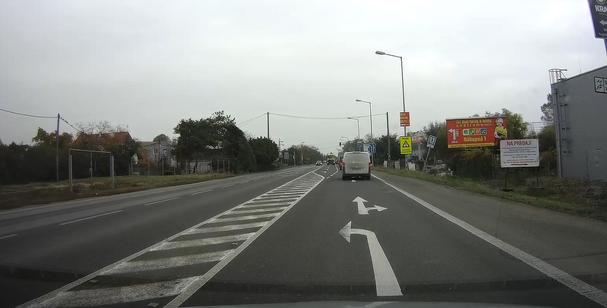 Obr. 3. Ľavo - rovno - pravý jazdný pruh.