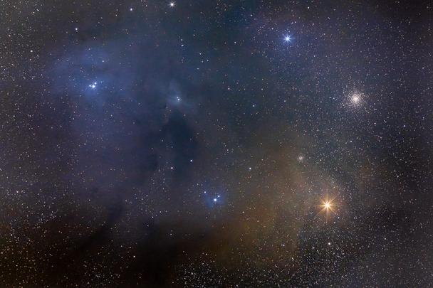 Jeden z viacerých nepodarených pokusov zachytiť komplex Ró Ophiucchi. Nie preto, že by ste si neurobili "domácu úlohu" ale preto, že sa topí v svetelnom znečistení.