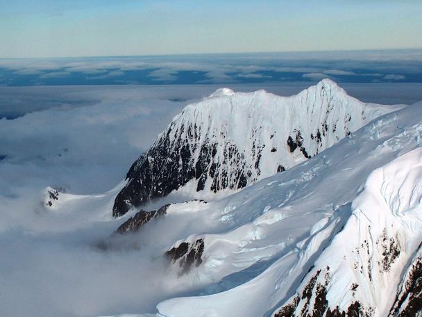 Livingston Island - vrchol štítu Helmet Peak