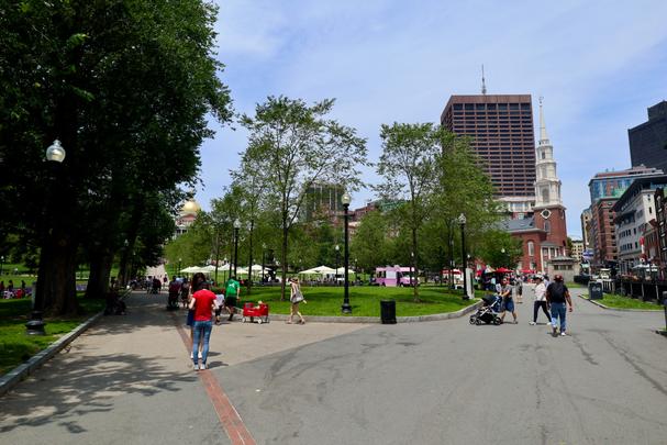 Keď budete takto po čiare kráčať mestom Boston, neminiete žiadnu pamiatku z Cesty ku slobode.