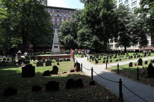 Granary Burying Ground je najstarším cintorínom v Bostone.