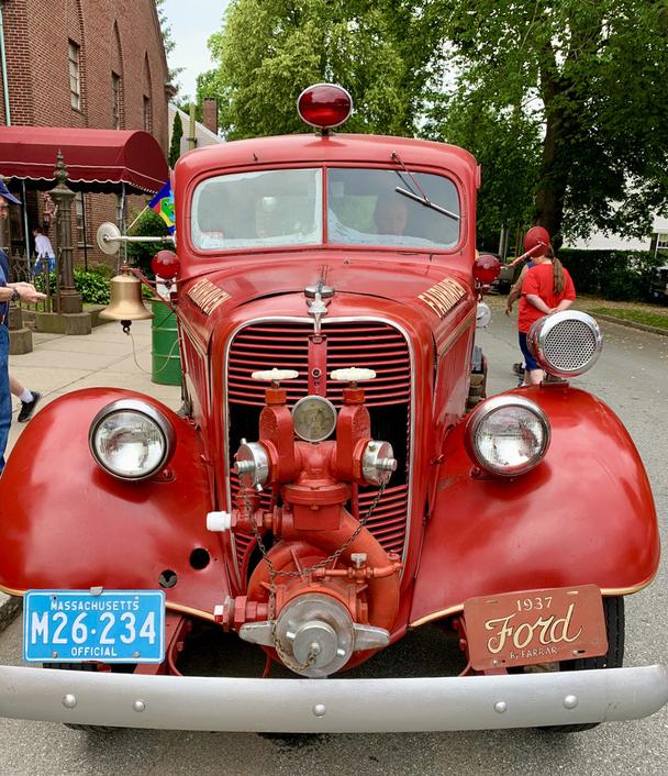 Pozeráte sa na Ford z roku 1937.