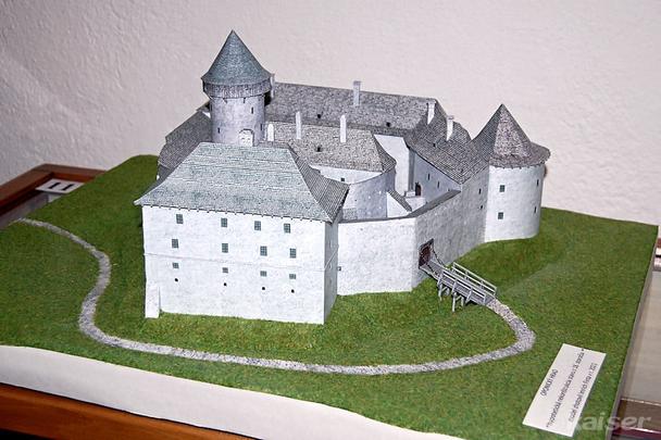 Oponický hrad - hypotetická rekonštrukcia stavu z 18. stor. Autor modelu I. Finta, 2021.