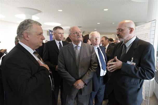 Ivan Králik vysvetľuje, ako sa podieľajú slovenskí vedci na výskume v CERN