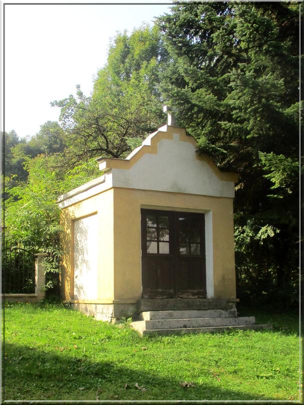 Kaplnka pri kostole