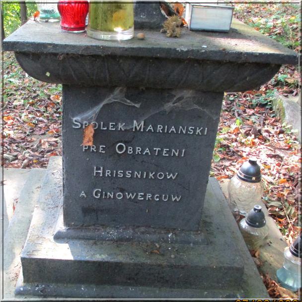 Nápisy na podstavci z r. 1845 sú v bernolákovčine