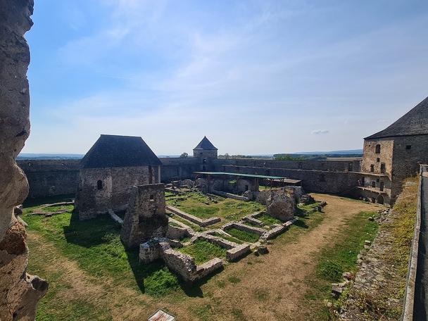 Kláštor Bzovík