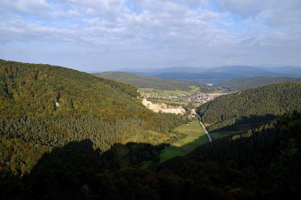 kameňolom a obec Jablonové