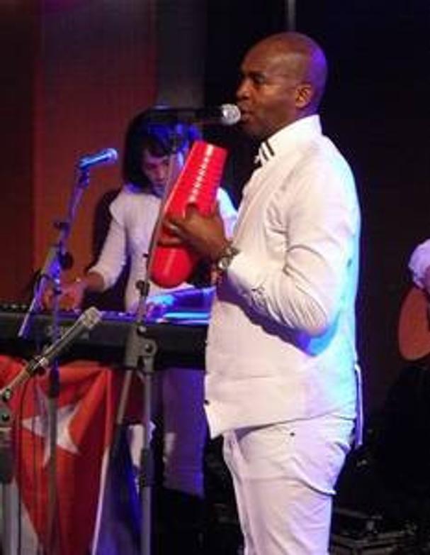 Cuba Team prezentuje vo svojom repertoári rôznosť štýlov karibskej oblasti ako salsa, son, merengue, cumbia, bolero a cha cha cha.