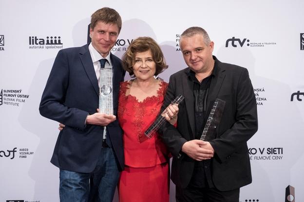Marko Škop, director and producer (L), Emília Vášáryová, actress and Ján Meliš, cameraman and producer of Eva Nová with prizes. 