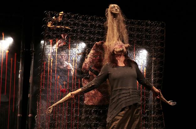 Home, Eros, Faith - Honey and Dust (Med a prach) theatre