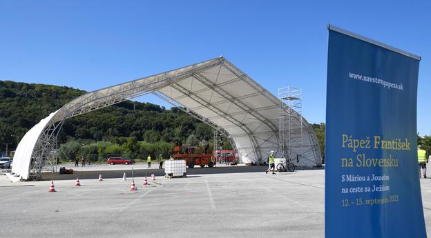 Preparation of the venue for Pope Francis in Prešov. 