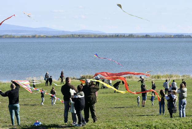 Kite runners by the Zemplínska Šírava reservoir in eastern Slovakia.