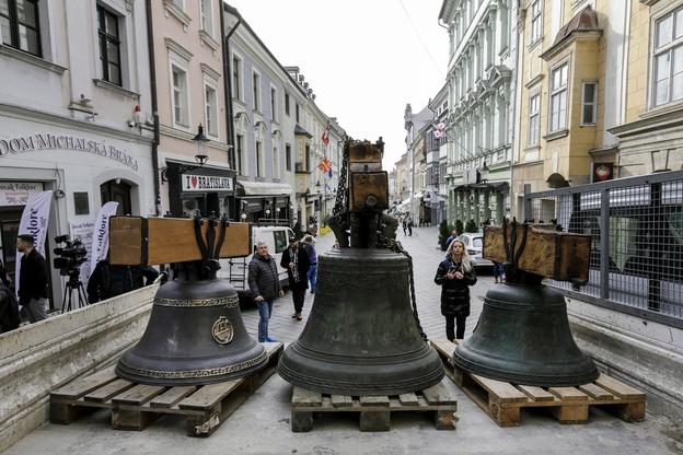 Restored bells are about to return to the top of one of the oldest building in Bratislava, the Michael's Gate. 