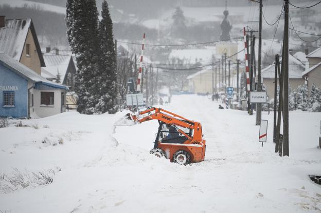 A road in Fulianka, between Prešov and Bardejov, was under a blanket of snow on December 11, 2022.