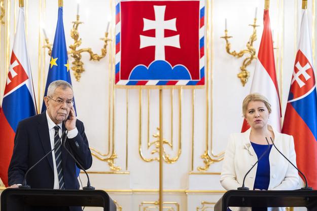 President Zuzana Čaputová meets his Austrian  counterpart, Alexander Van der Bellen, in Bratislava on January 31, 2023. 