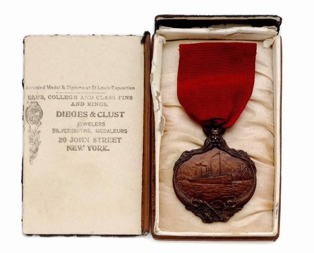 The commemorative medal for the crew of the Carpathia.