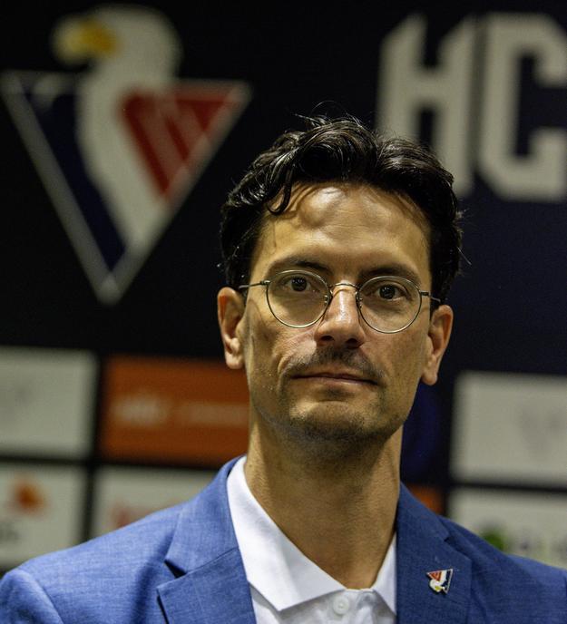 Tréner HC Slovan Bratislava Brad Tapper.