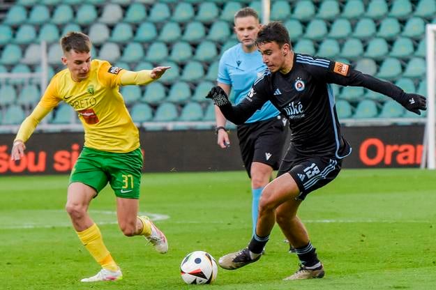 Objavom sezóny sa stal Žilinčan Mário Sauer (vľavo), v Jedenástke roka nechýba ani útočník Slovana David Strelec (vpravo).