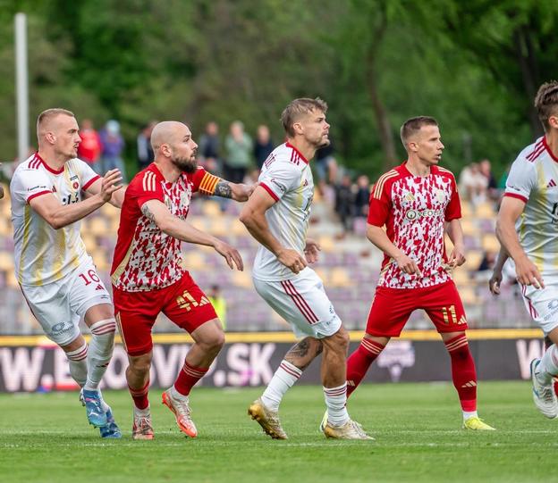 Ani Ľubomír Willwéber (číslo 41) a ani Martin Rymarenko (11) nedokázali pomôcť Banskej Bystrici k záchrane v Niké lige.