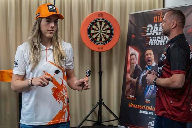 Petra Vlhová a Marián Gáborík si zahrajú vo dvojiciach s najlepšími šípkarmi sveta
