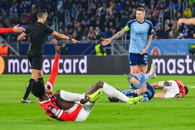 Juraj Kucka (vpravo) si účasť v zápase Liga majstrov proti svojmu bývalému klubu AC Miláno splnil jeden z futbalových snov.