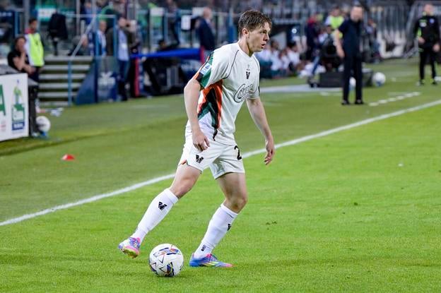 Alessio Zerbin z Benátok počas súboja na trávniku Cagliari. Zo stretnutia predposledného kola Serie A Cagliari - Benátky 3:0.