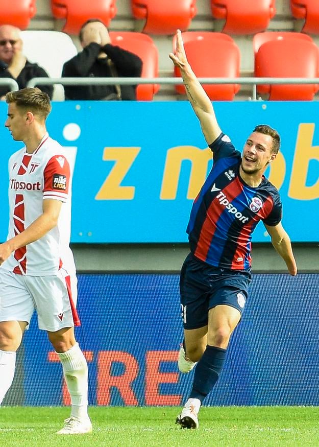 Radosť Jana Kadleca (vpravo) po vyrovnávajúcom góle