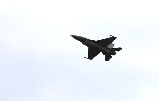 An F-16 fighter jet.