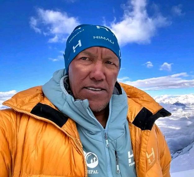 /asang Dawa Šerpa vyšiel na Everest už 29 ráz.