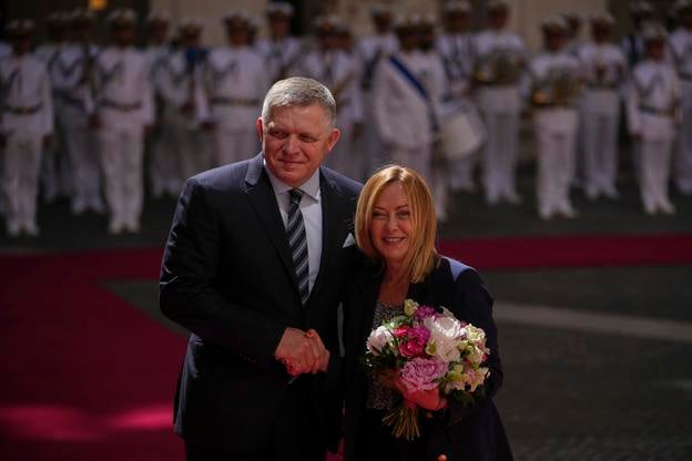 Prime Minister Robert Fico praised Italian counterpart Giorgia Meloni as a pragmatic leader following talks in Rome on Tuesday. He said she is open to discussing all issues and is not interested in hearing only the “obligatory opinions”.
