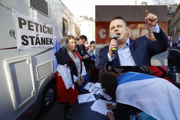 Їндржіх Райхл назбирав 11 тисяч підписів під петицією про припинення військової підтримки Україні та негайний мир з росією. Петиція викликала бурхливе обговорення на засіданні профільного комітету парламенту 2023 р.