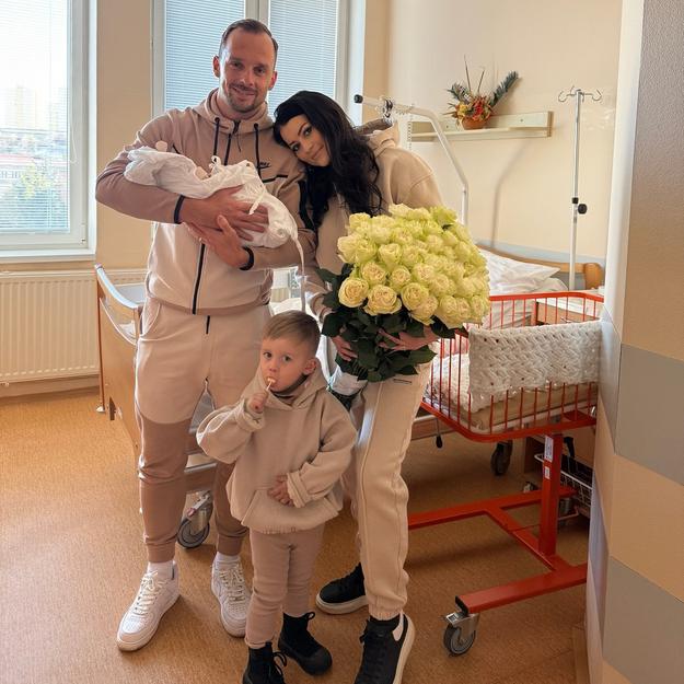 V kruhu najbližších: s manželkou Evou a synmi Lucasom a Liamom.	