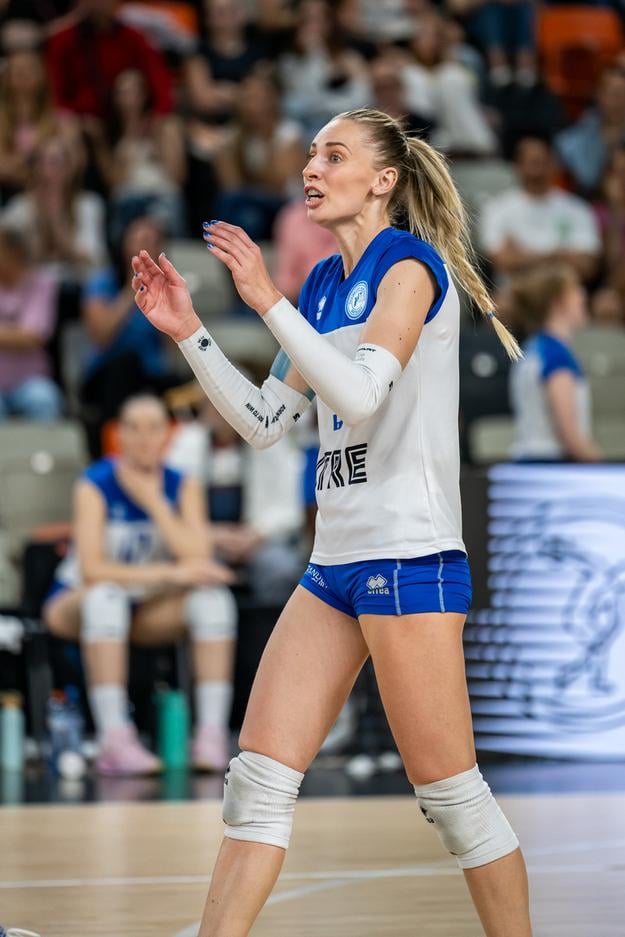 Romana Hudecová v drese VKP.