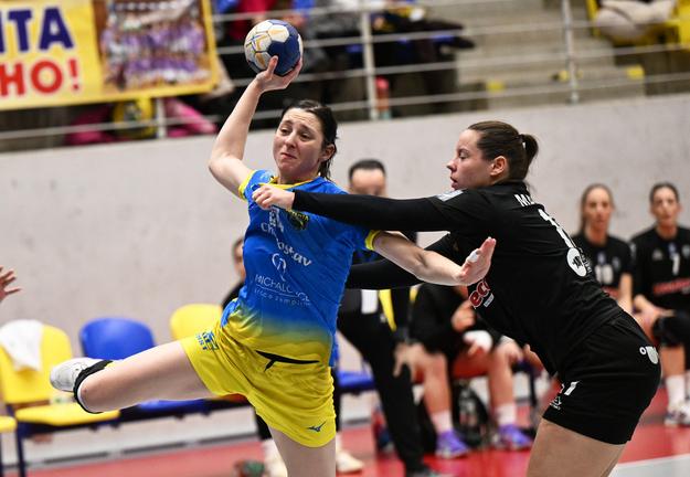 Patrícia Wollingerová ako kapitánka doviedla hádzanárky Iuventy Michalovce dvakrát do semifinále a raz do finále Európskeho pohára žien.