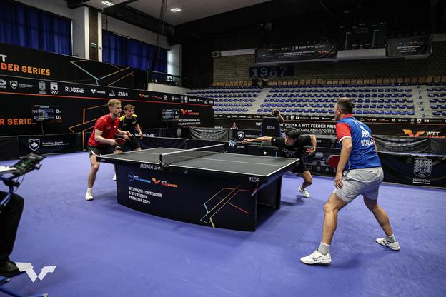 Ľubomír Pištej (vpravo) a Tae-hjun Kim z Malty vyradili na turnaji WTT v Prištine v úvodnom kole štvorhry mužov dánsko-španielsku dvojicu Andersen - Vilardell 3:0.