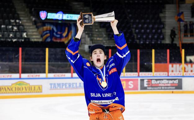 Ján Chovan oslávil s Tapparou Tampere titul v kategórii do osemnásť rokov.