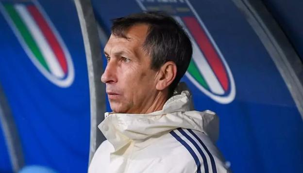 Tréner Talianov Carmine Nunziata.
