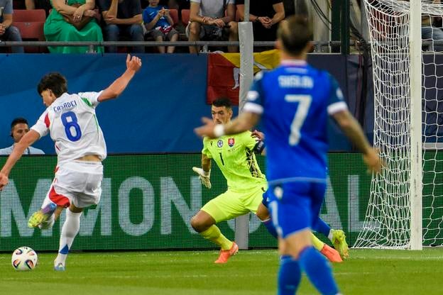 Cesare Casadei strieľa jediný gól Talianov v súboji so Slovenskom.