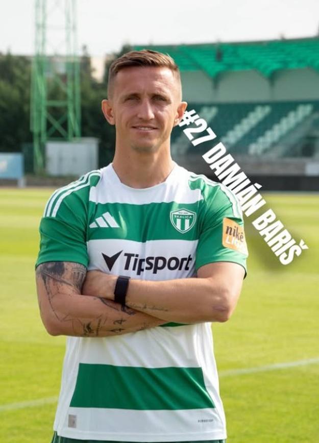 Damián Bariš v skalickom drese.