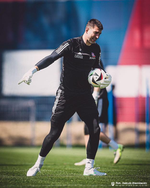 Dušan Kuciak pôsobil v Rakowe Čenstochová od apríla 2024 do júna 2025. 