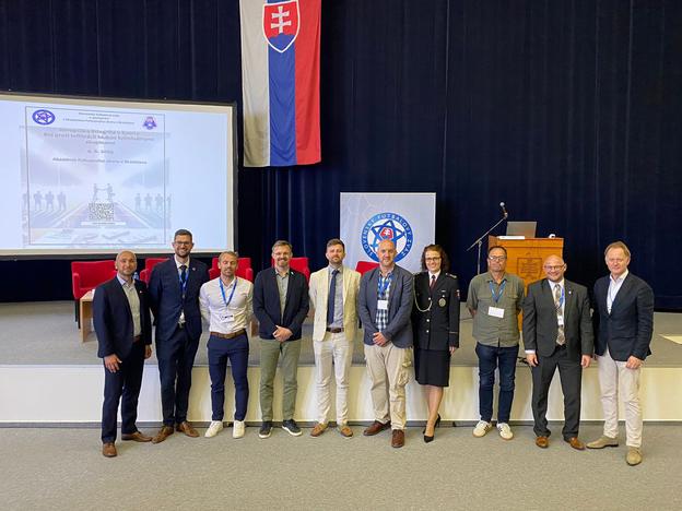 Účastníci medzinárodnej konferencie v Bratislave.